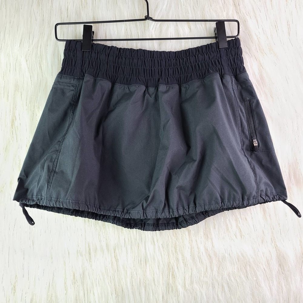 Lululemon Black Skirt Shorts Pockets Size 8